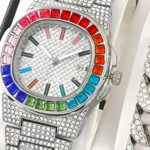 Rhinestone  Round Quartz Watch &  Bracelet..fancy...limited edition..NWT - Picture 2 of 6